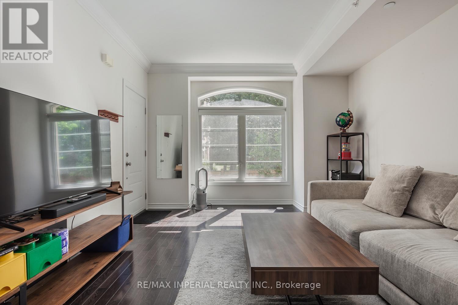22 - 39 DREWRY AVENUE