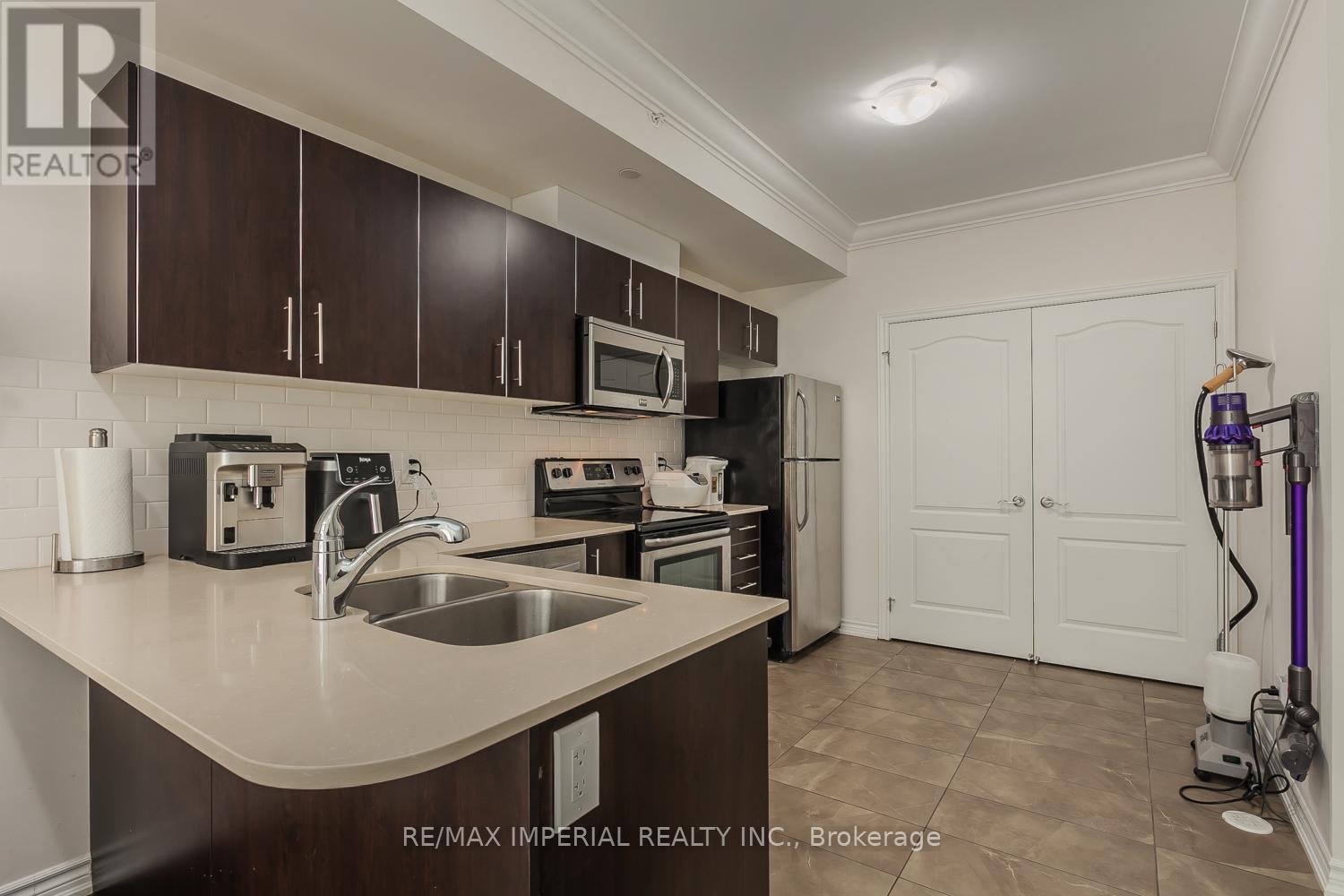 22 - 39 DREWRY AVENUE