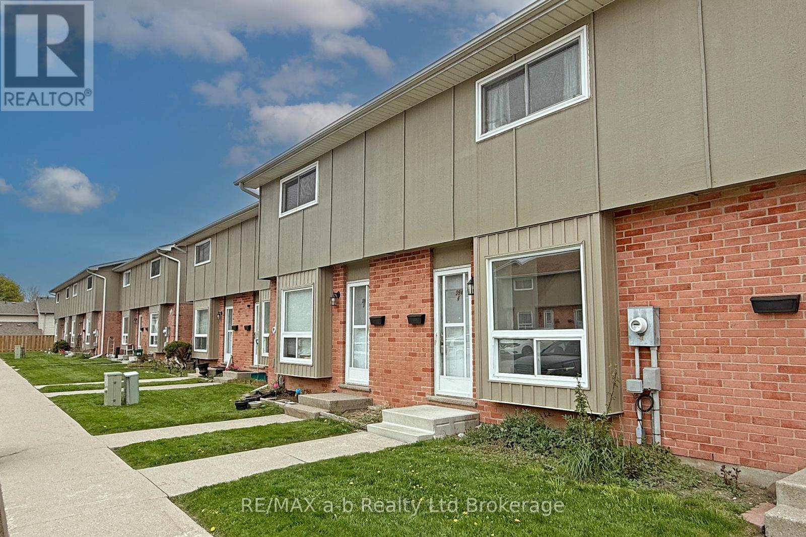 4 - 394 SPRINGBANK AVENUE N