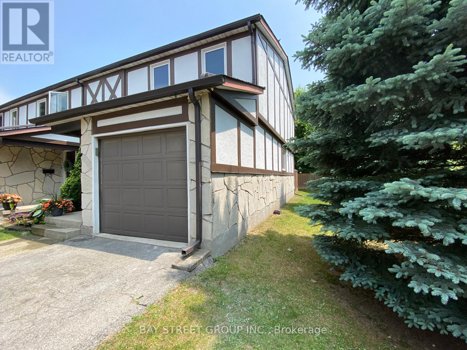28 - 2200 GLENWOOD SCHOOL DRIVE