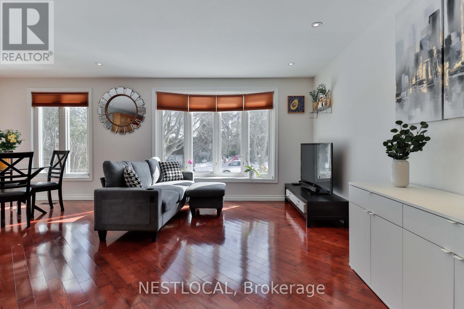 1286 LANDFAIR CRESCENT