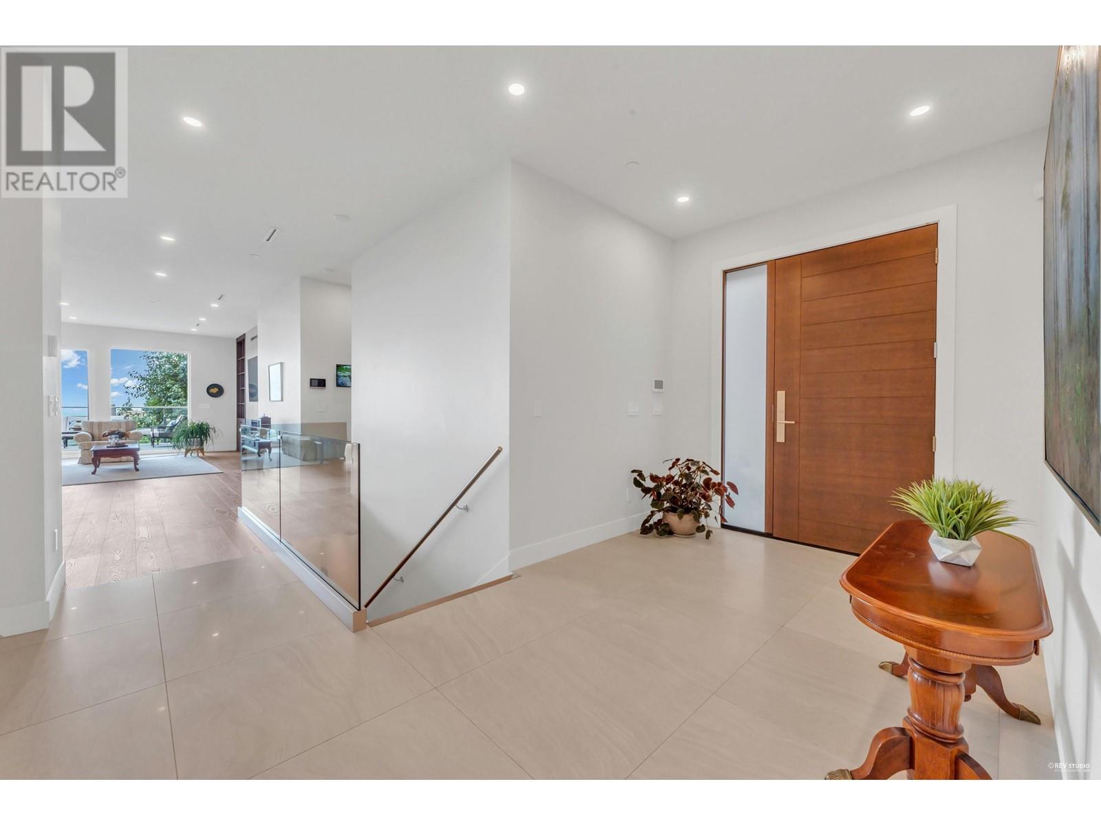 558 ST. ANDREWS ROAD