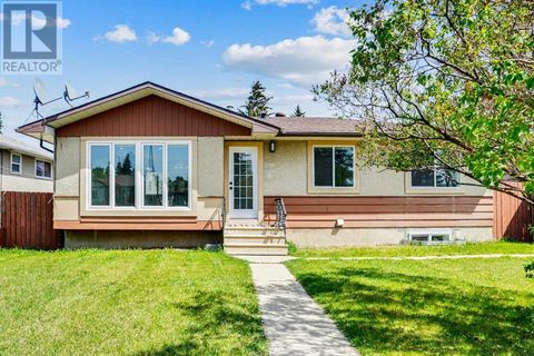 2608 42 Street SE Calgary AB T2B1G7