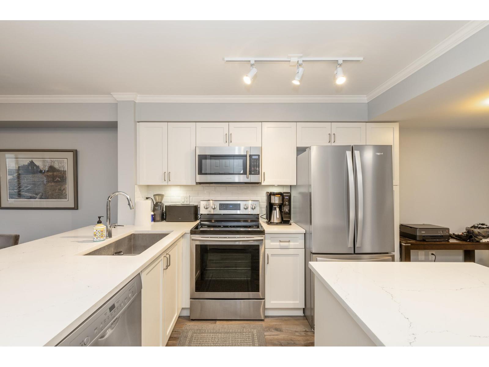 211 15210 PACIFIC AVENUE