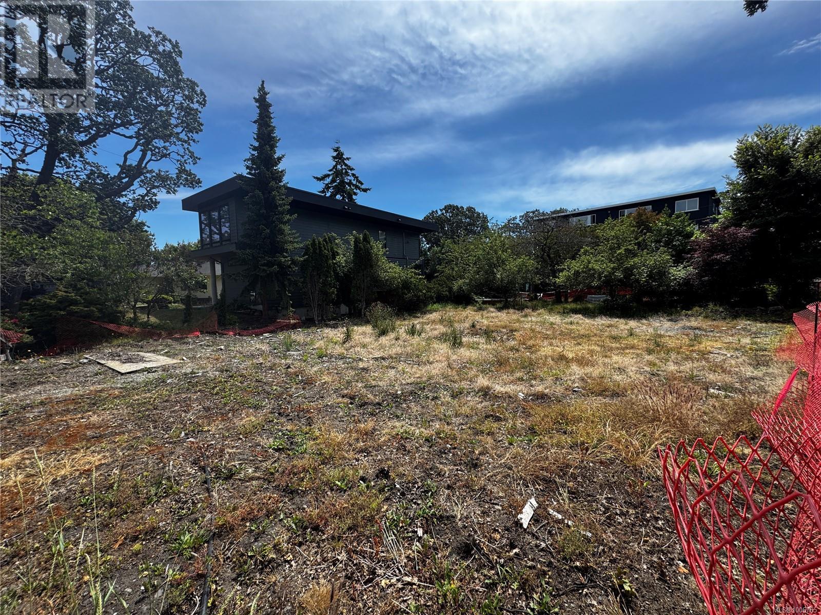2501 Wootton Cres