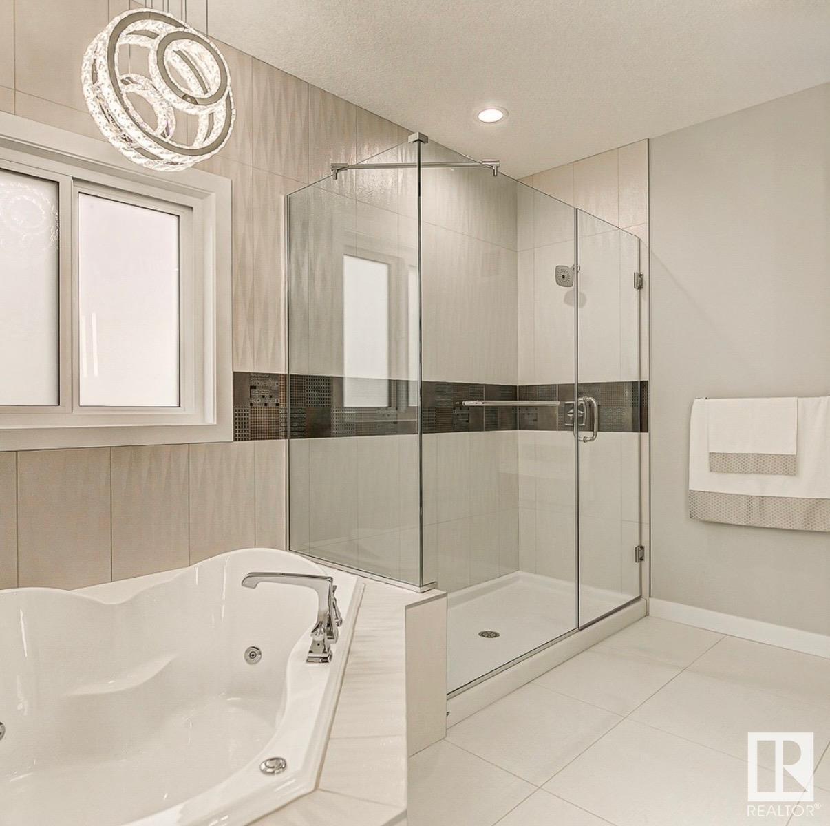 19 Westwyck LI