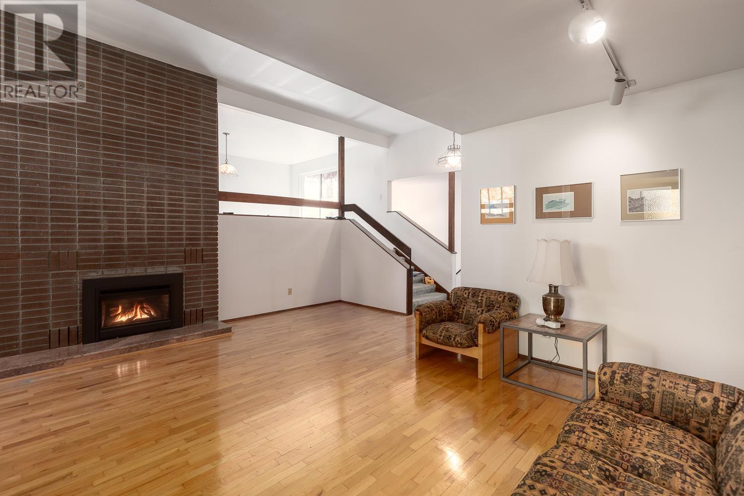 3186 W 42ND AVENUE