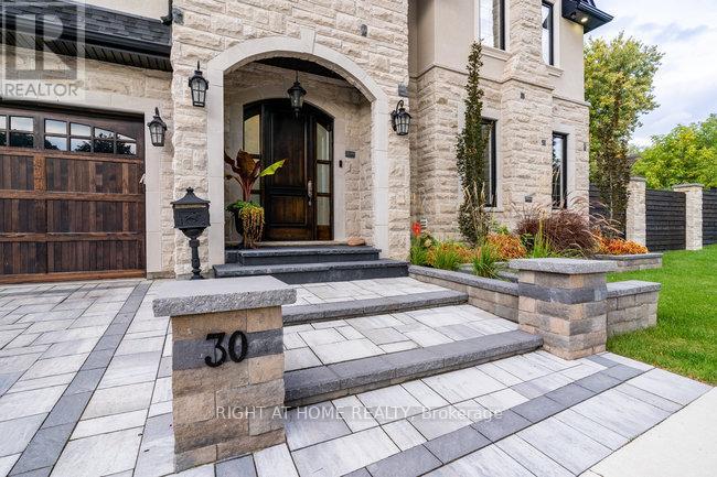 30 DENVER CRESCENT