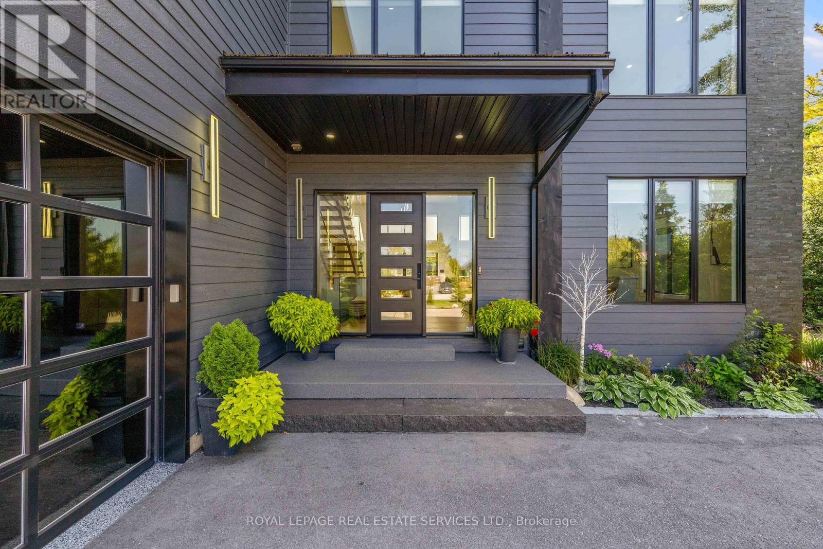 118 BARTON BOULEVARD