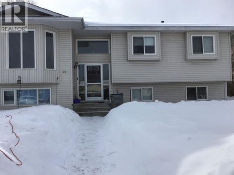 29 Lyons Crescent Whitecourt AB T7S1B9