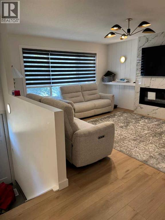 387 Templeview Drive NE