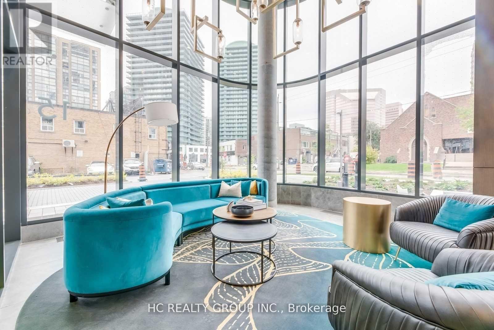 2701 - 15 HOLMES AVENUE