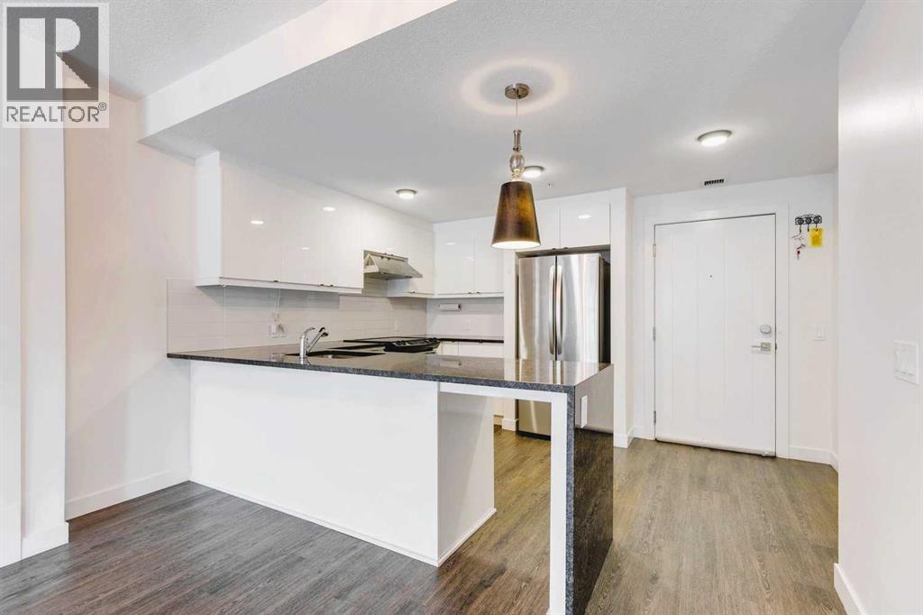 103, 25 Aspenmont Heights SW