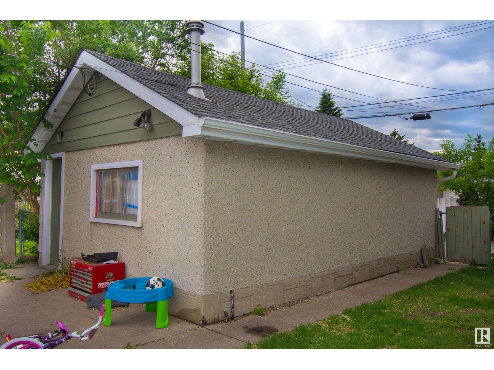 13408 90 ST NW