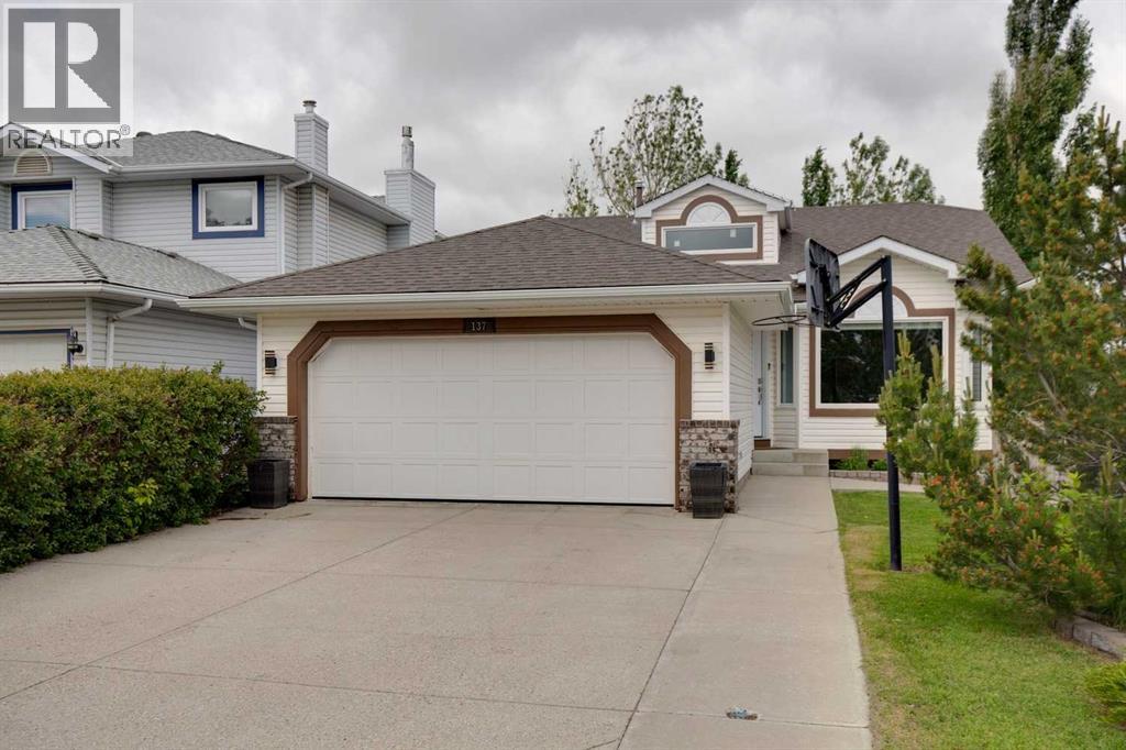 137 Arbour Ridge Circle NW