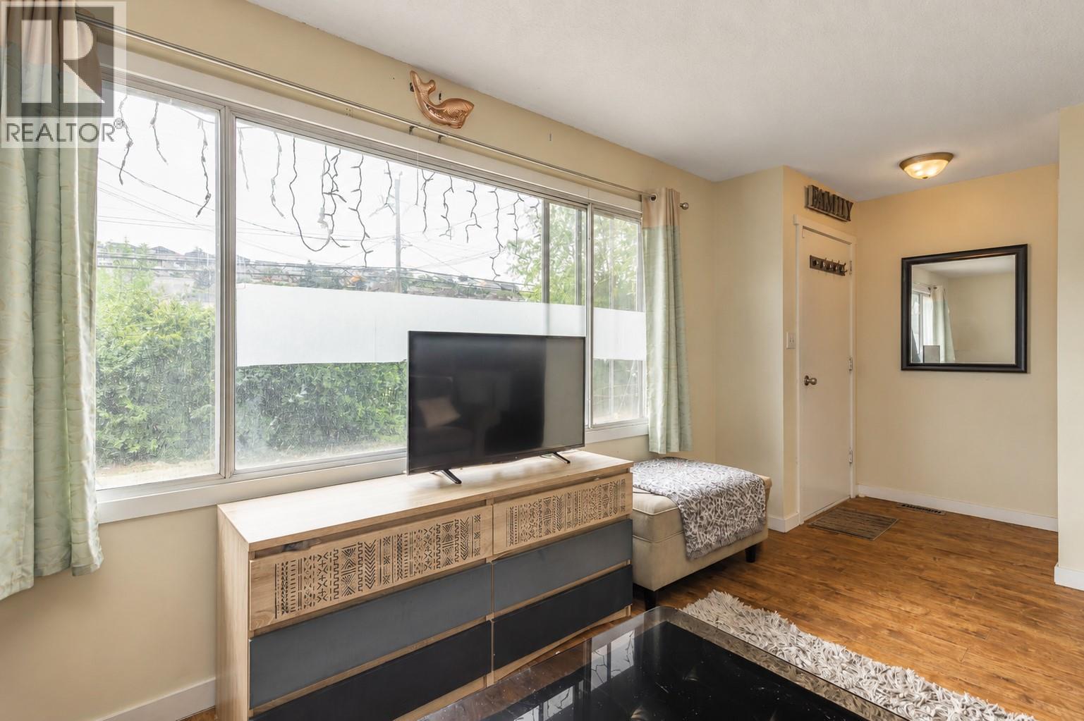1806 43 Street
