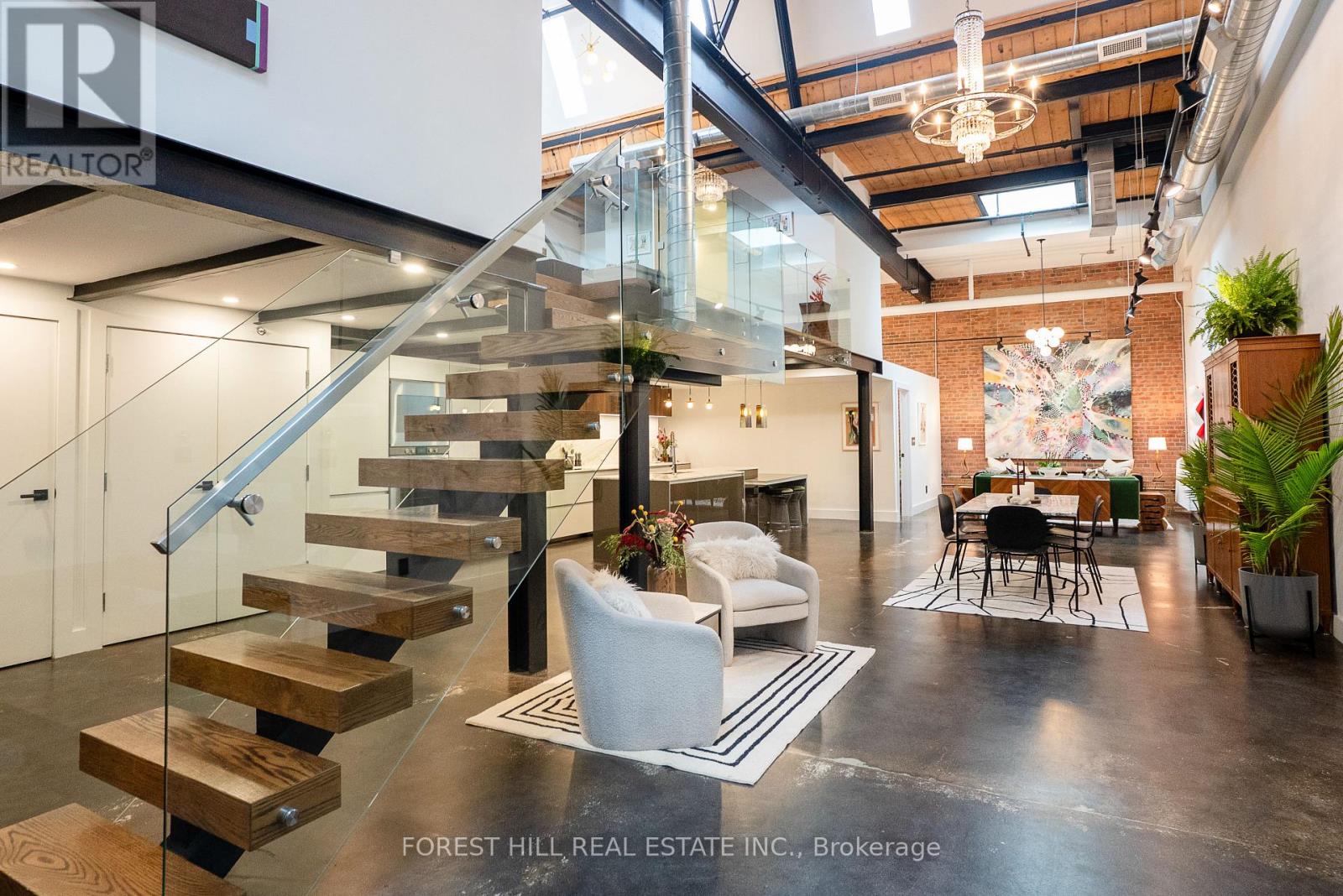 123 - 326 CARLAW AVENUE