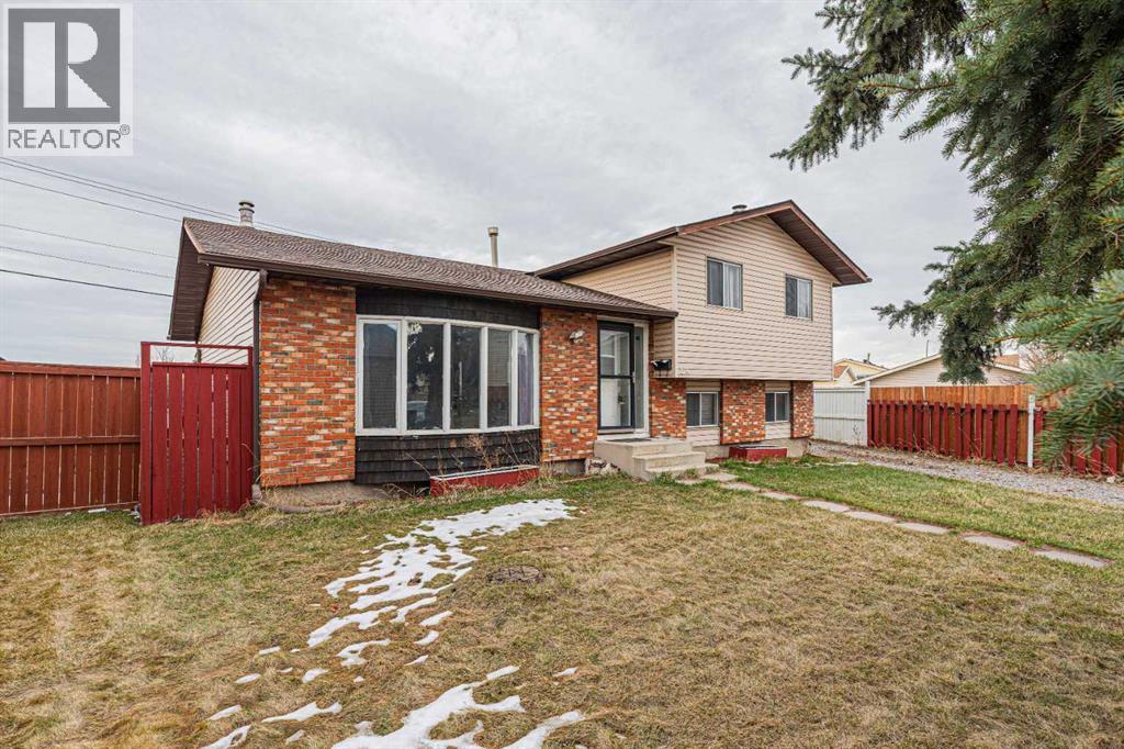 64 Castledale Crescent NE