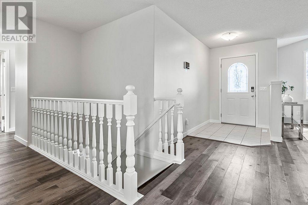 1923 Strathcona Terrace