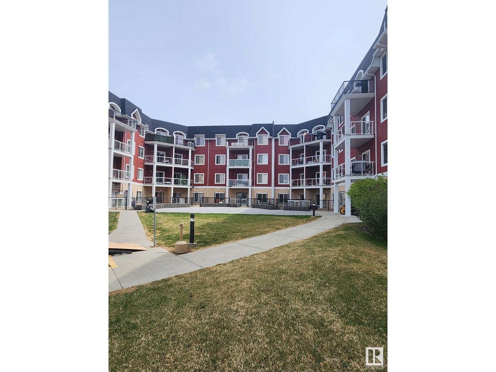 #219 226 MACEWAN RD SW SW