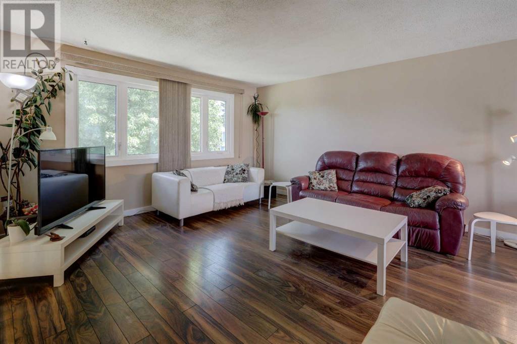 252 Rundleview Drive NE