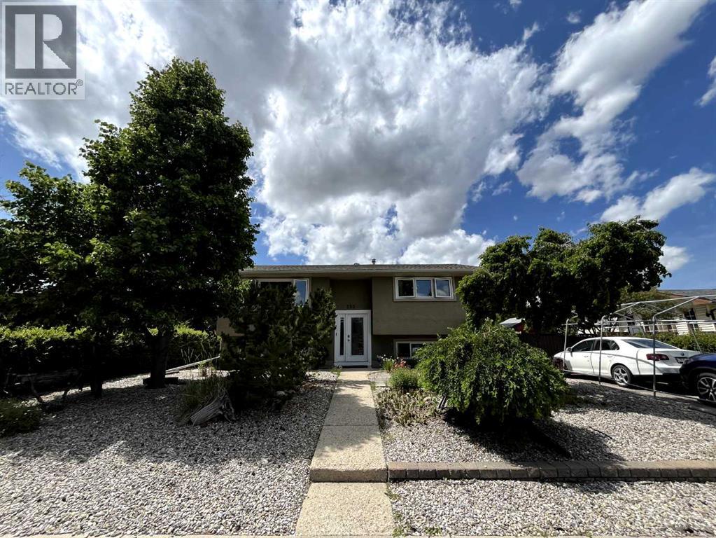 252 Rundleview Drive NE