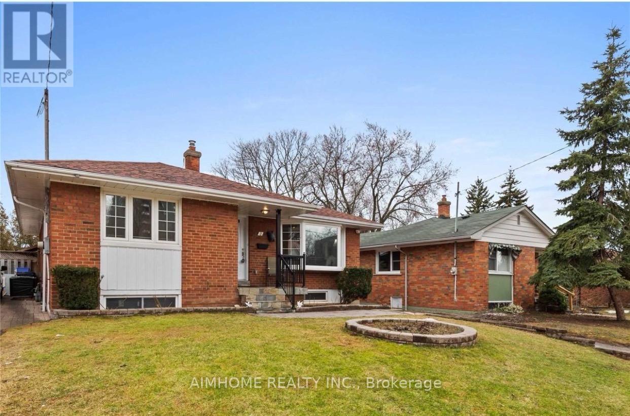Photo 1 of 5 — MAIN - 5 HEATHERINGTON DRIVE Unit Main, Toronto (Tam O'Shanter-Sullivan), ON M1T1N3