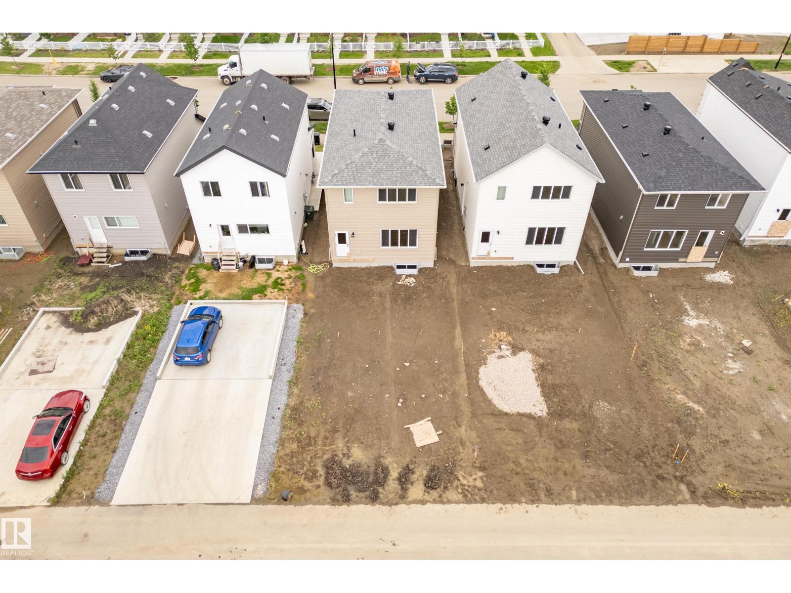 1224 MCLEOD AV