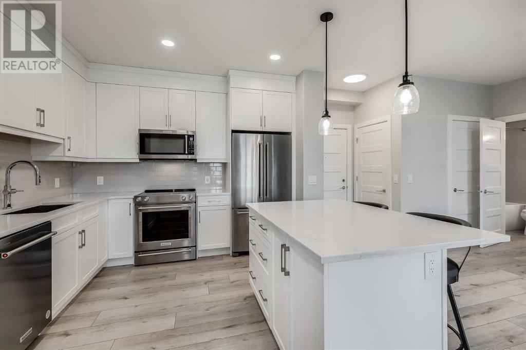 3208, 80 Greenbriar Place NW
