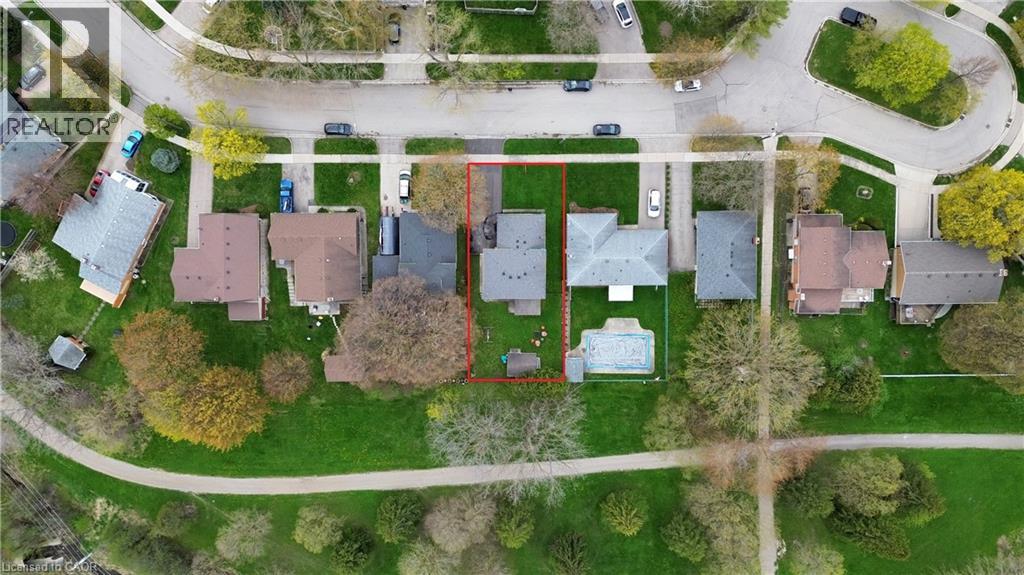 88 GILMOUR Crescent