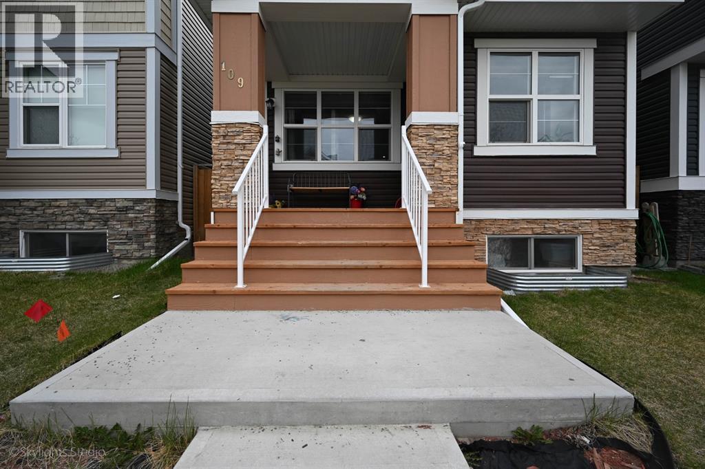 109 Red Embers Crescent NE