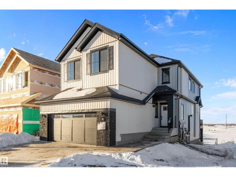 90 CHELLES WD St. Albert AB T8T2C6