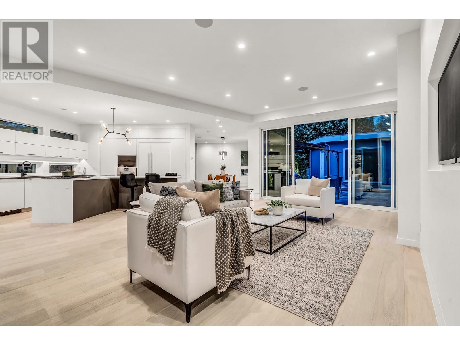 4500 CANTERBURY CRESCENT