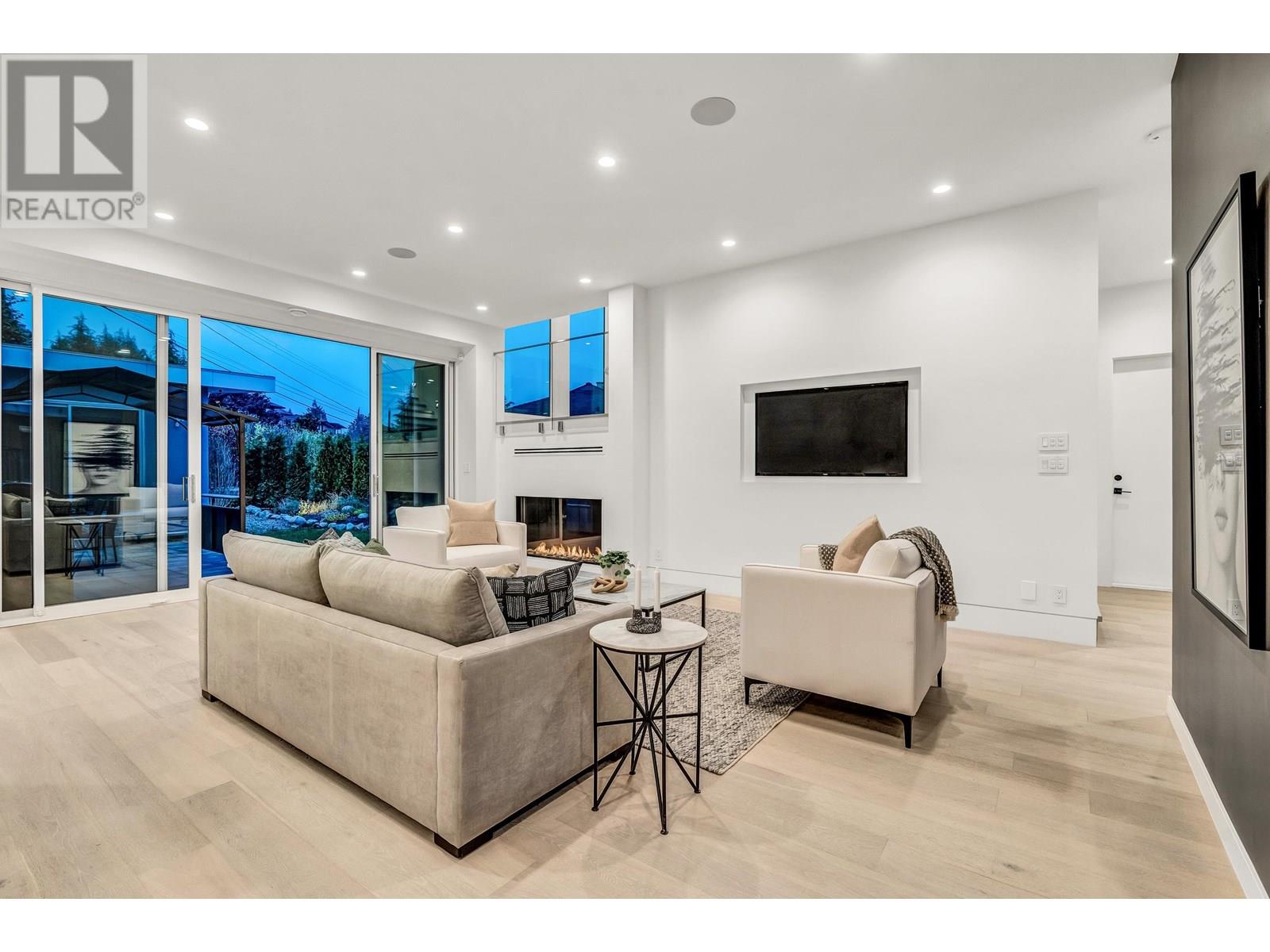 4500 CANTERBURY CRESCENT