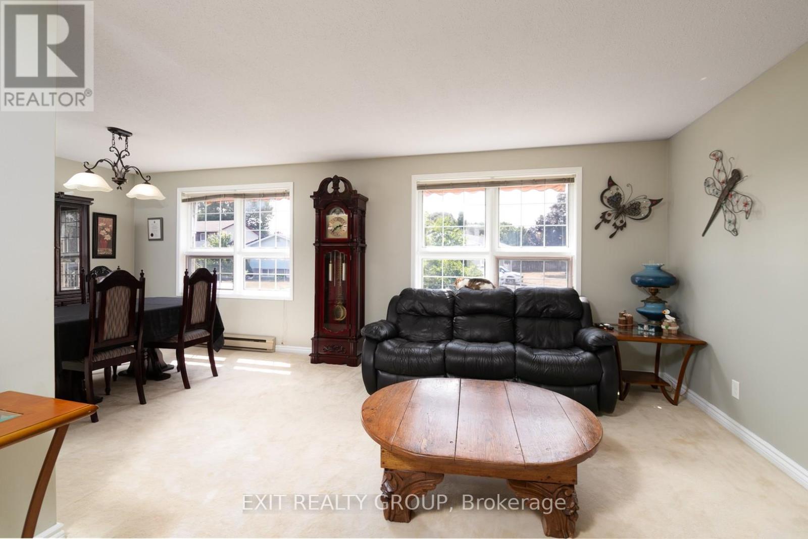 5 FARLEY CRESCENT
