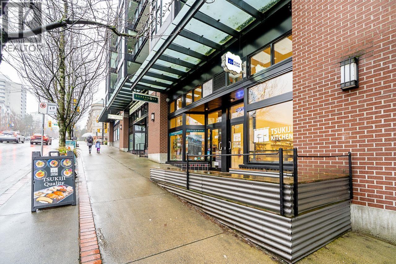 228 LONSDALE AVENUE