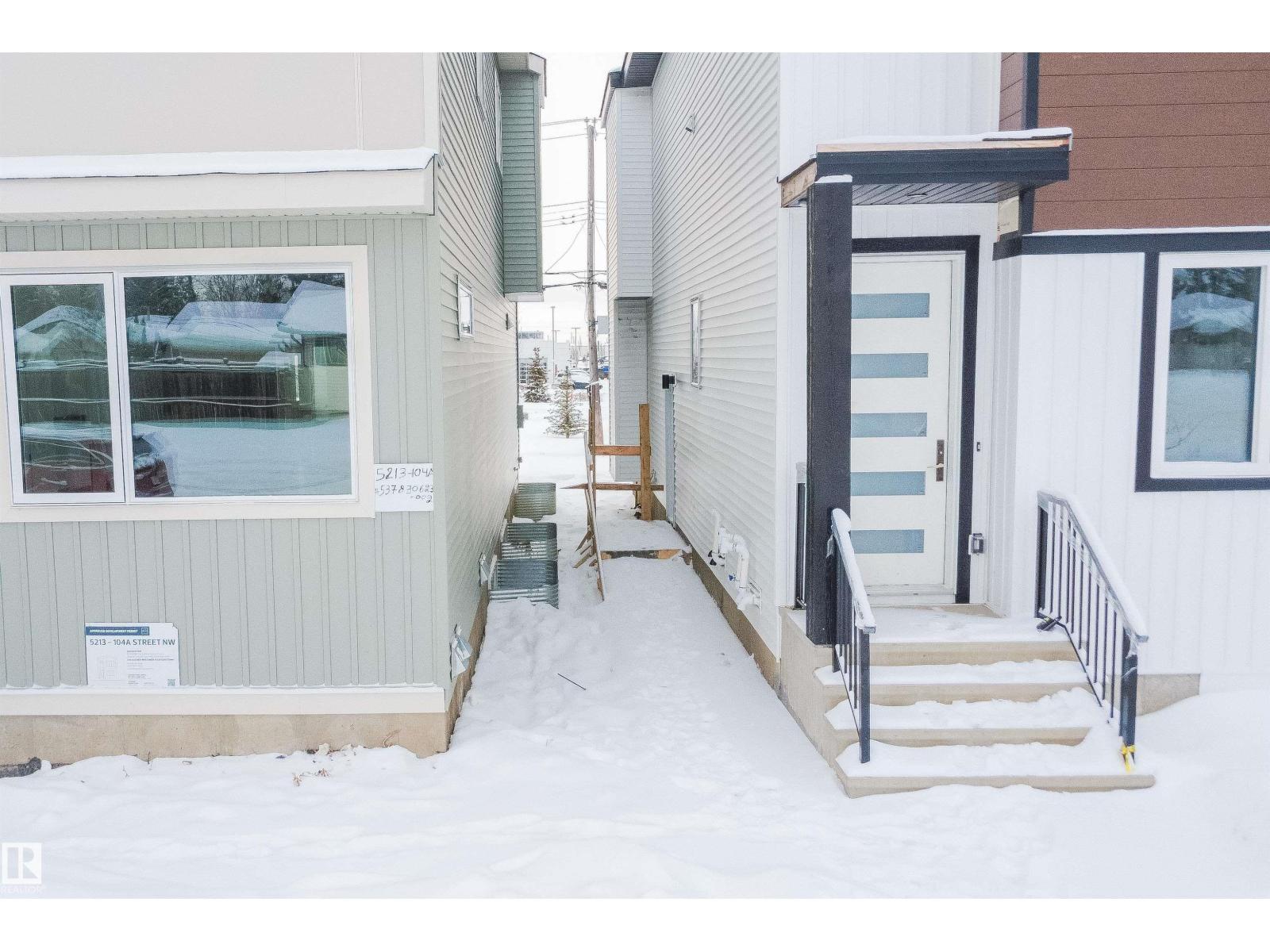 5211 104A ST NW NW
