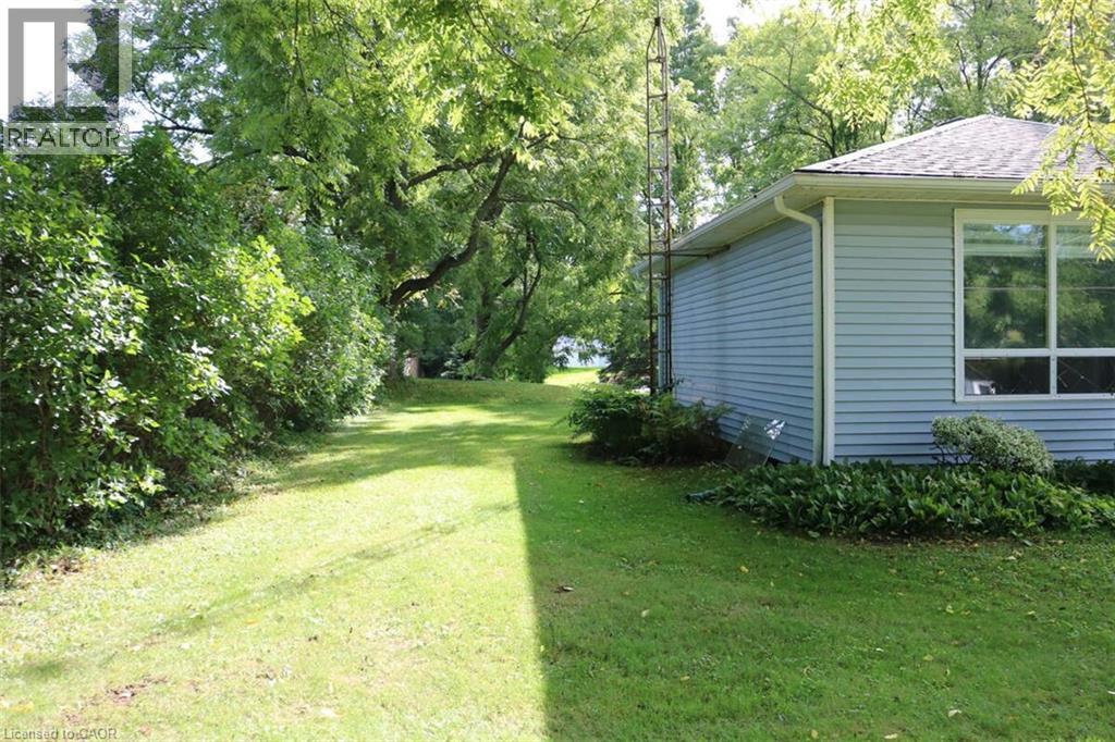 1109 EFFINGHAM Street