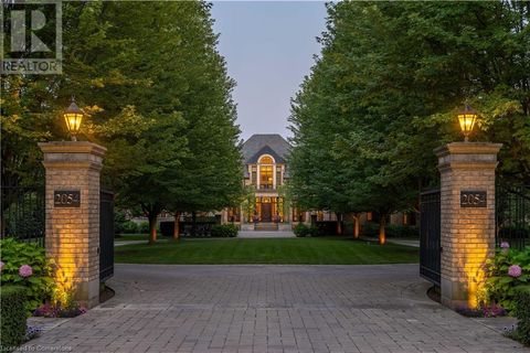 2054 LAKESHORE Road E Oakville ON L6J1M3