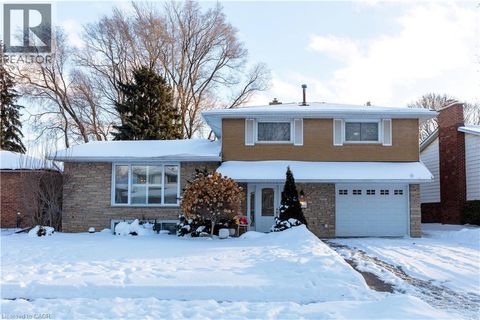 35 SHALFLEET Boulevard Brantford ON N3R6L5