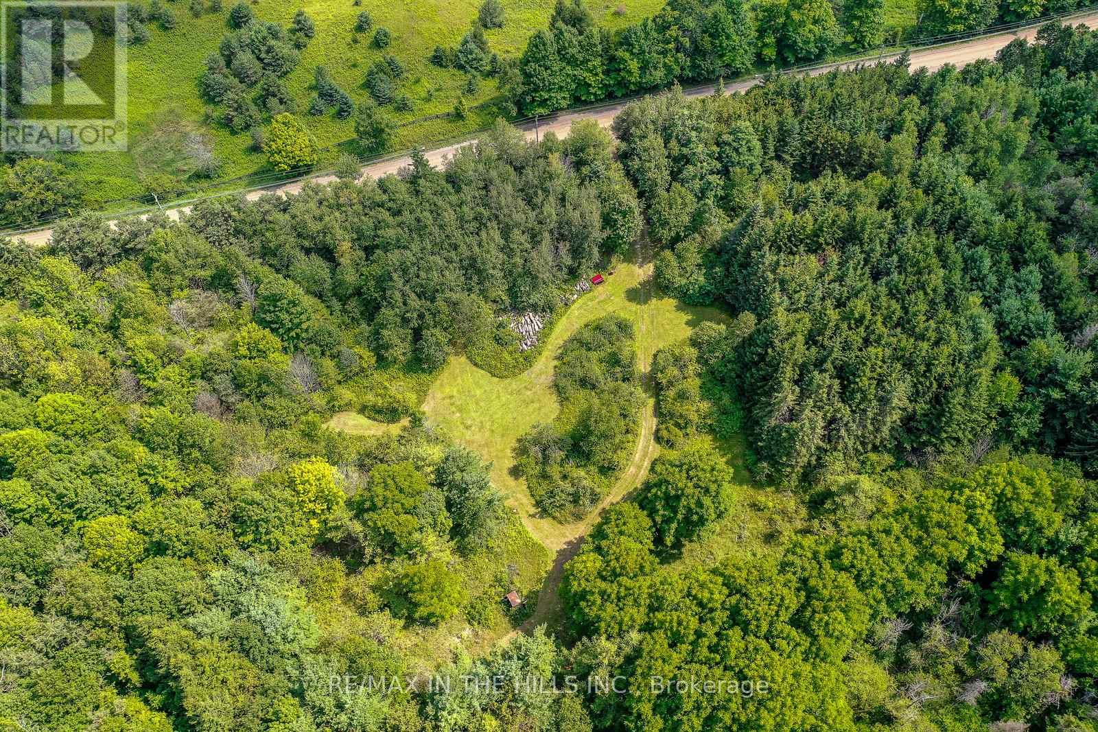 PT LOT 11 CON 4 ESCARPMENT SIDE ROAD