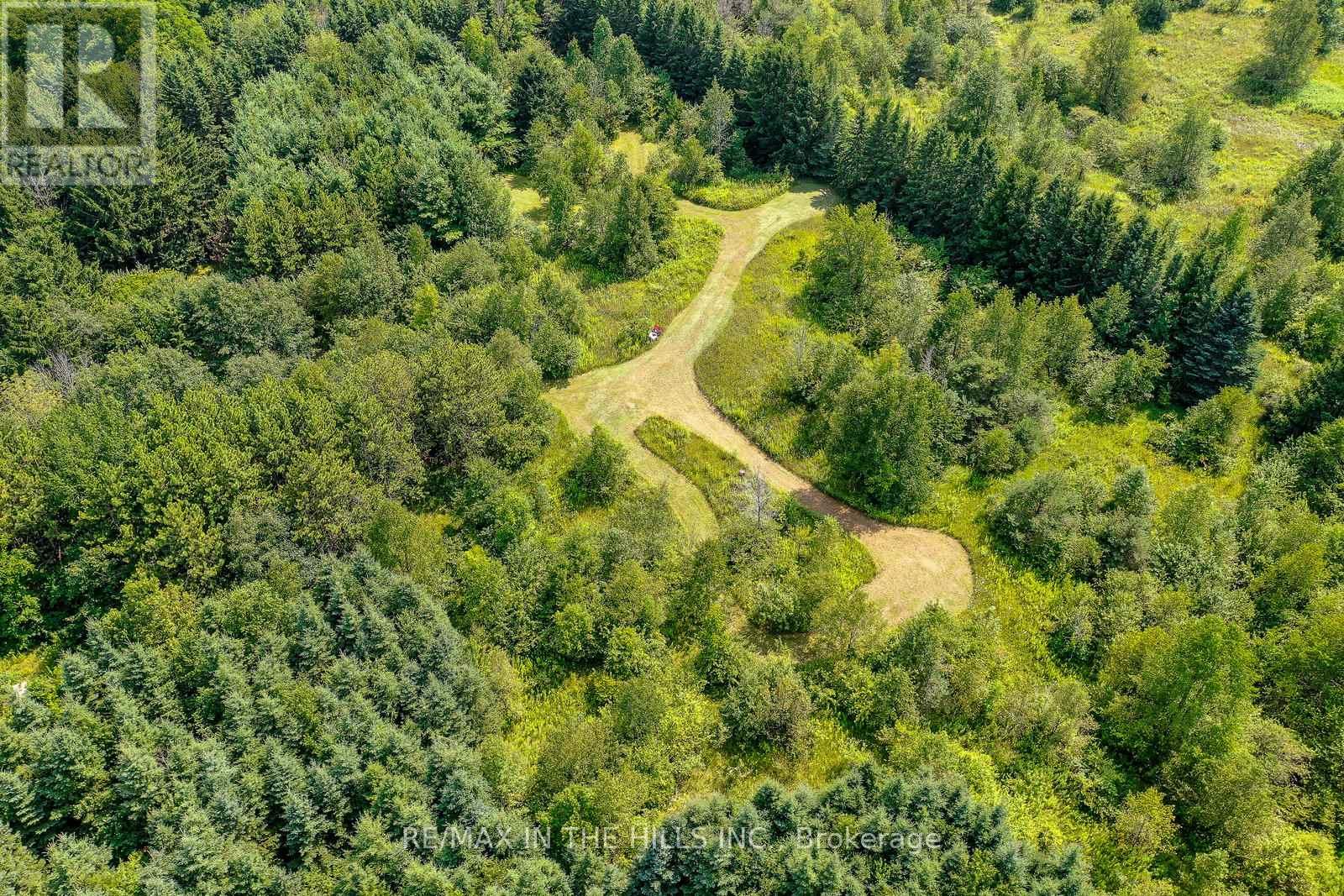 PT LOT 11 CON 4 ESCARPMENT SIDE ROAD