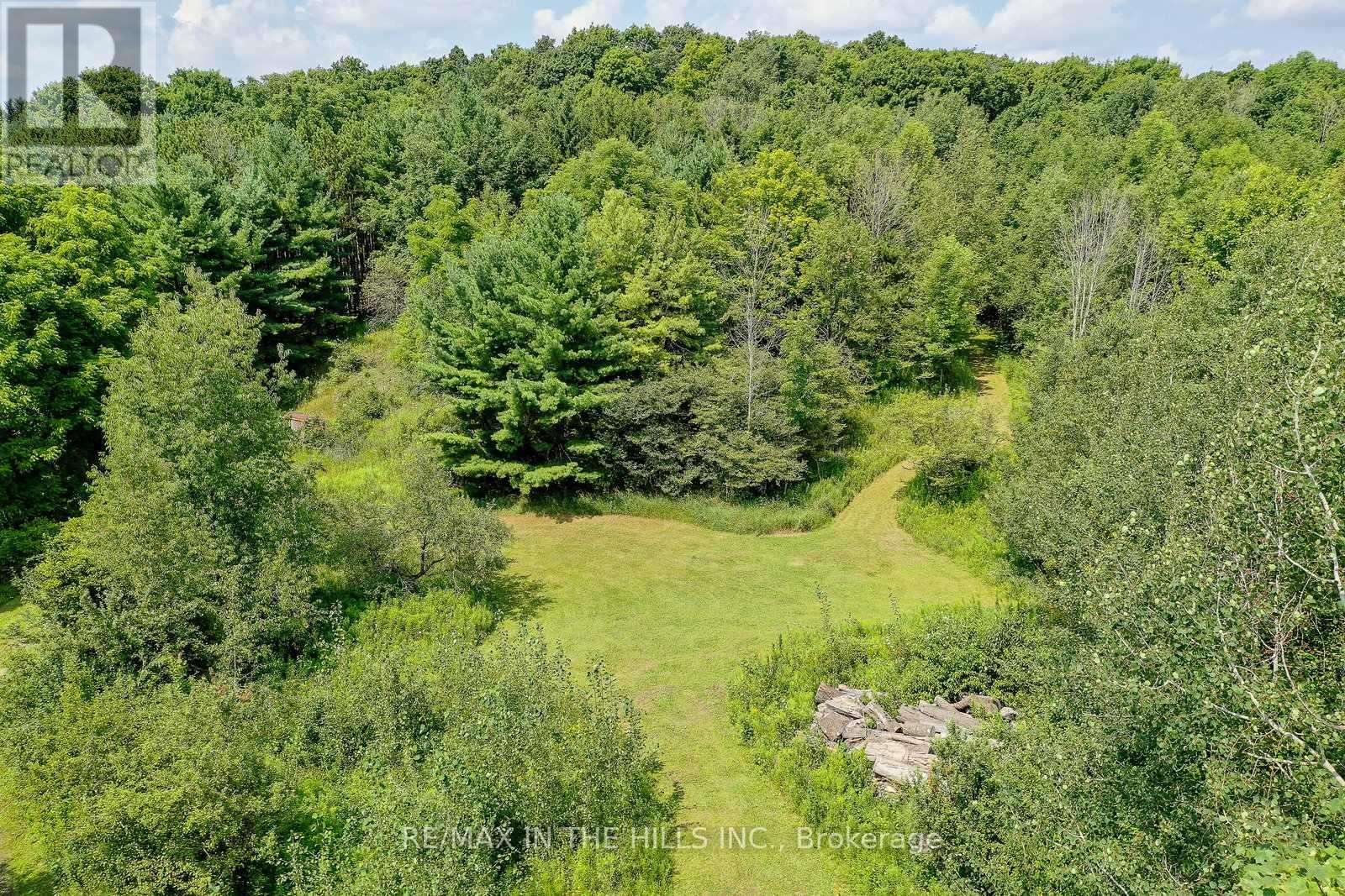 PT LOT 11 CON 4 ESCARPMENT SIDE ROAD