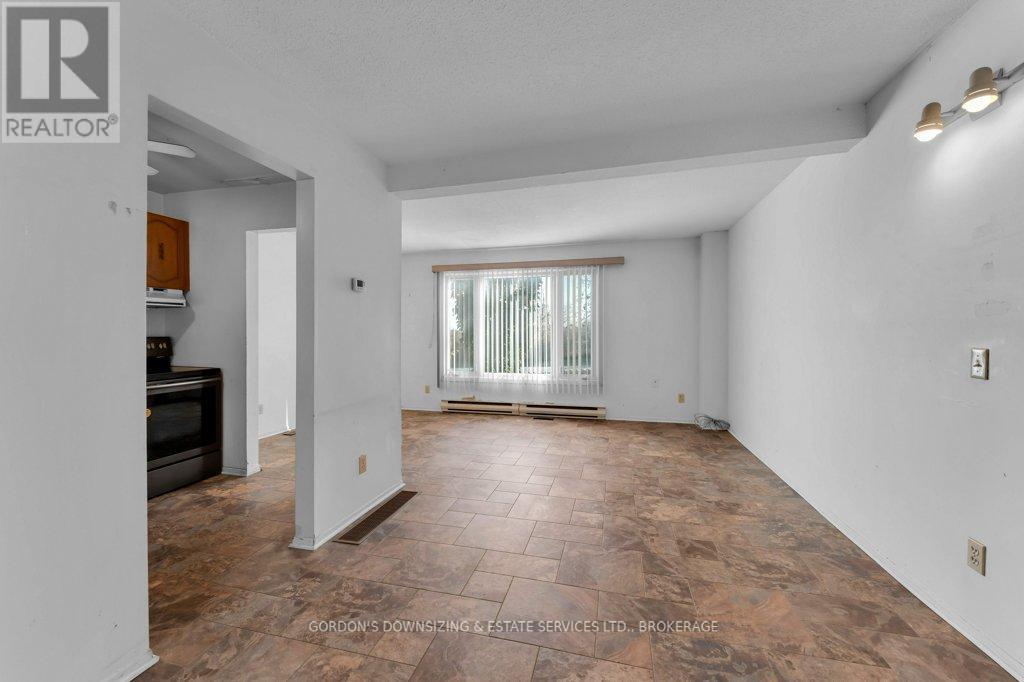 45 - 39 COVENTRY CRESCENT