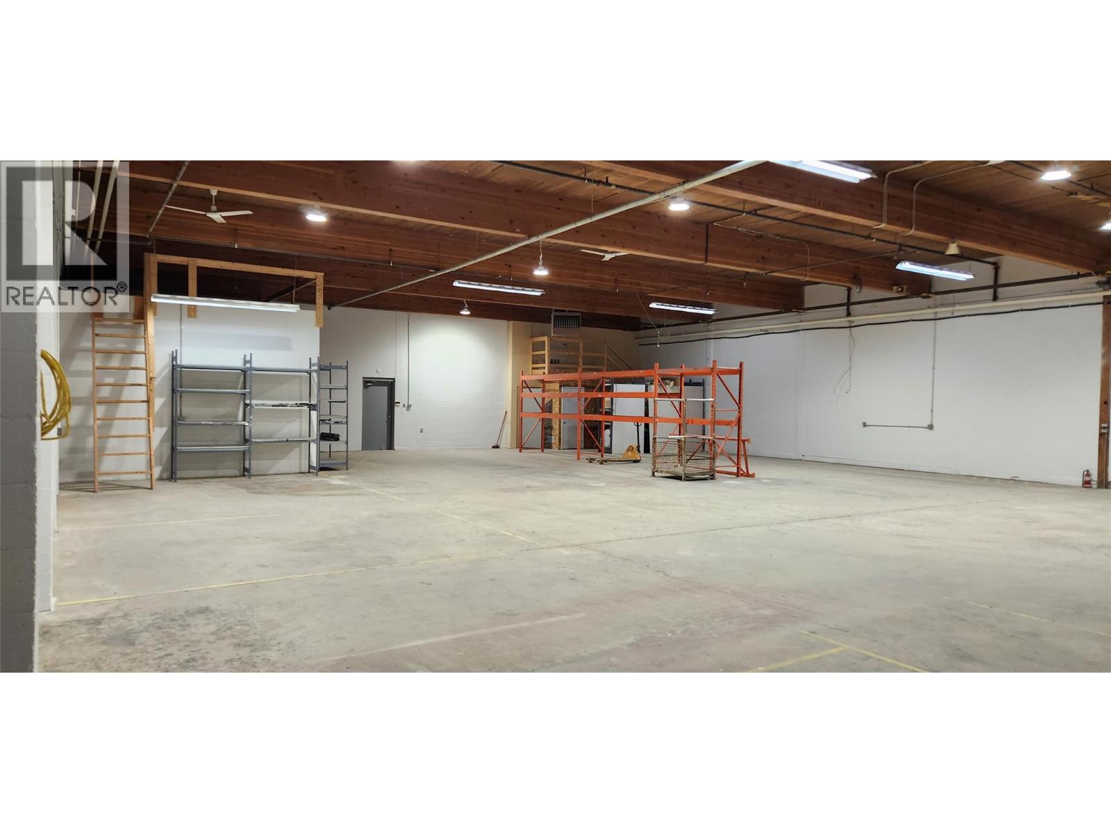 1219 Commercial Way Unit# 100