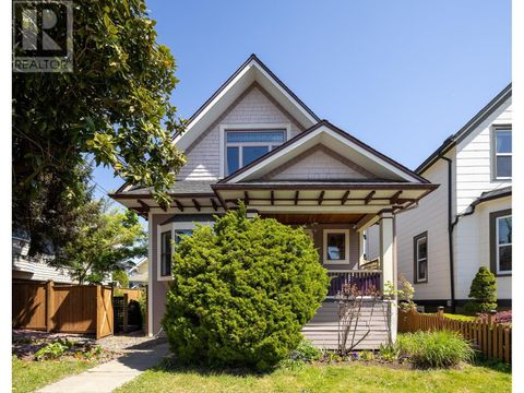 329 PINE STREET New Westminster BC V3L2T1