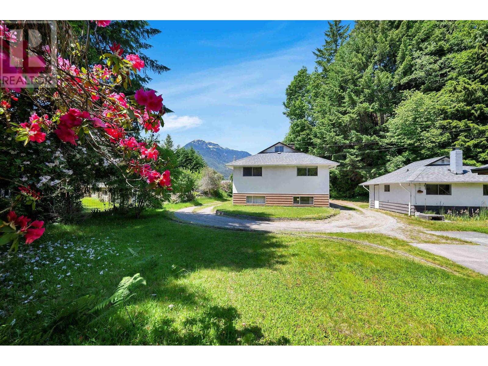 2306 READ PLACE