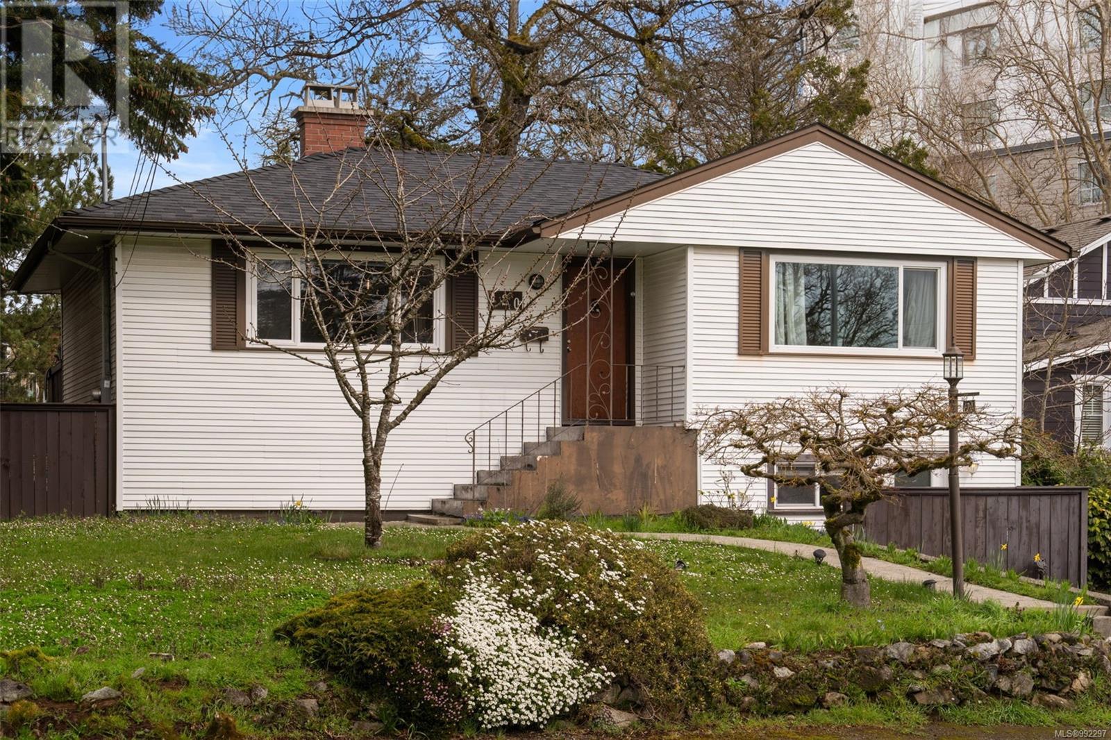 120 Kamloops Ave