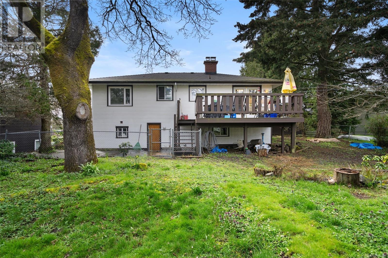 120 Kamloops Ave