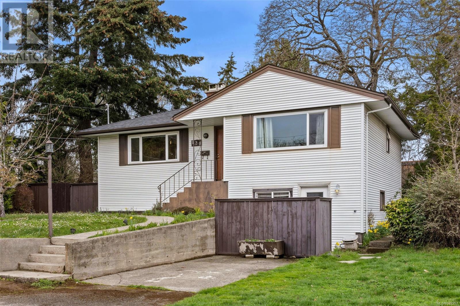 120 Kamloops Ave